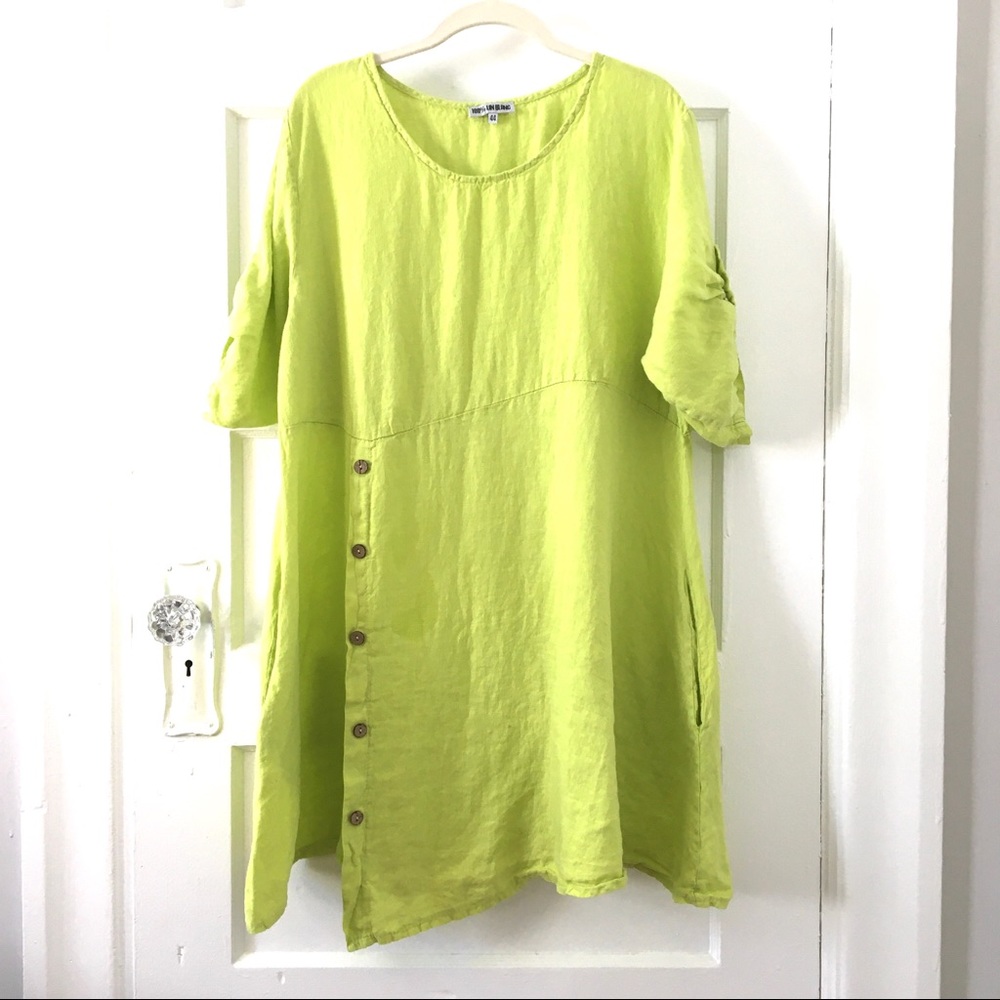 100% Linen Lin Blanc Bright Green Tunic with Asymmetrical Buttons and Hem